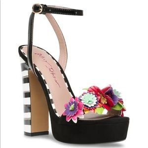 Betsey Johnson Womens Carra Rosette Striped Platform Sandals size 8 NEW